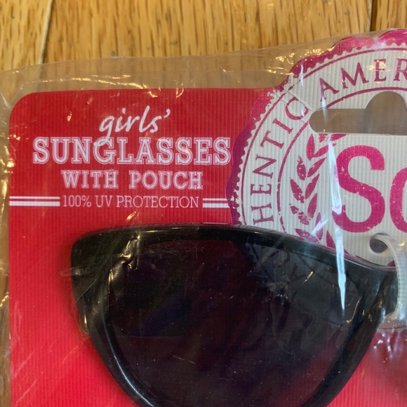 SO girls sunglasses with pouch. New with tags - Picture 2 of 6